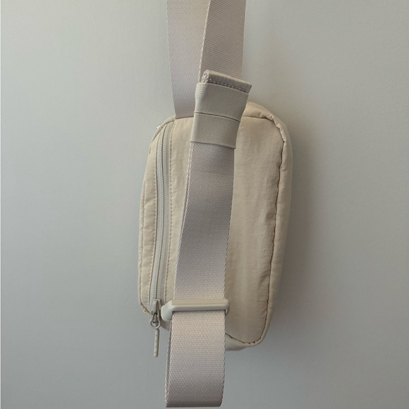lululemon belt bag - Picture 3 of 4